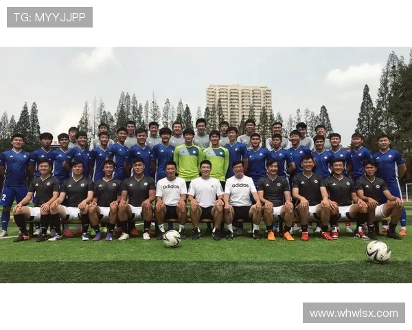 南京足球队在最新足球状态排行榜中荣登第十名展现出强劲实力与潜力